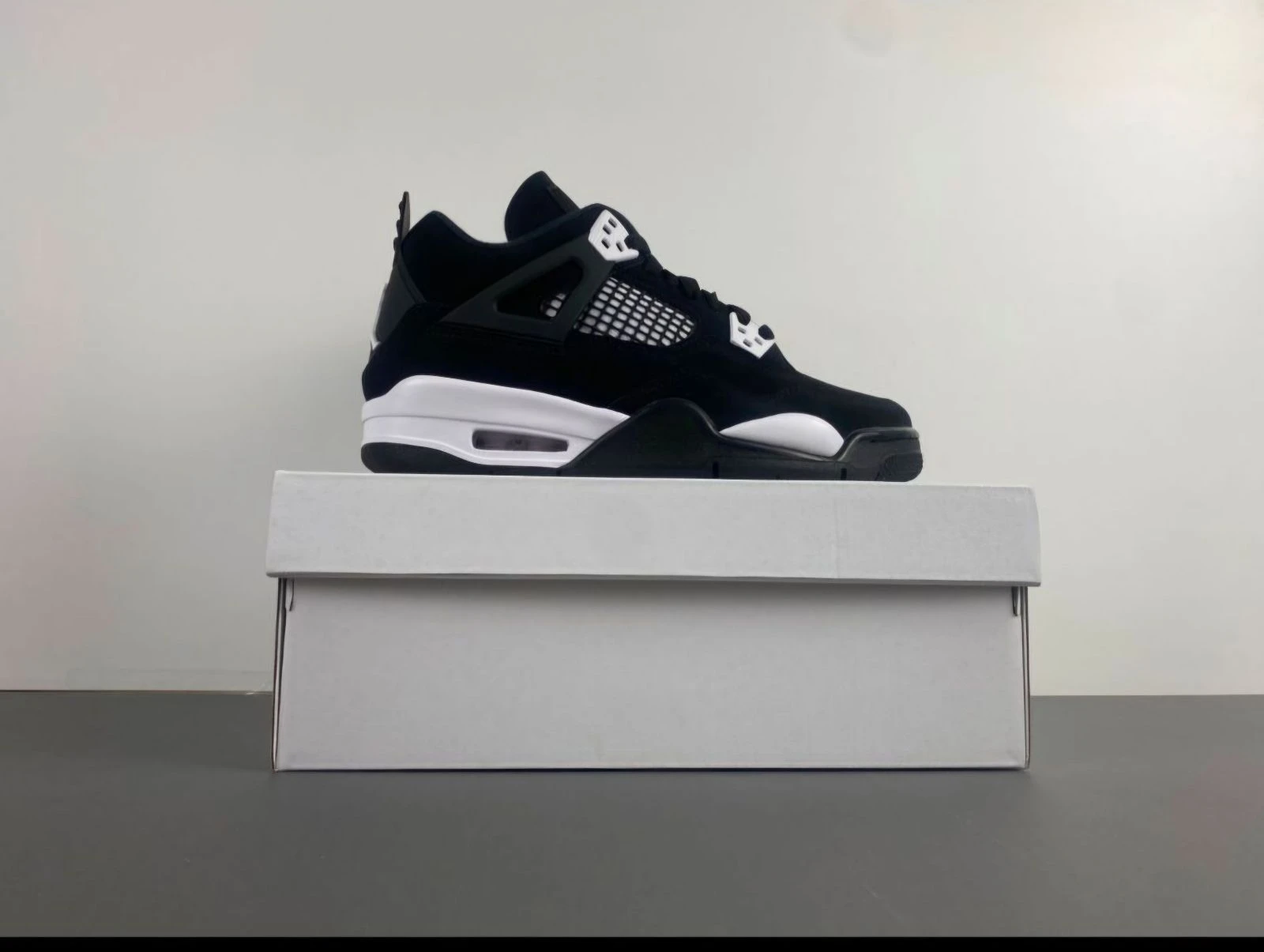 Jordan 4